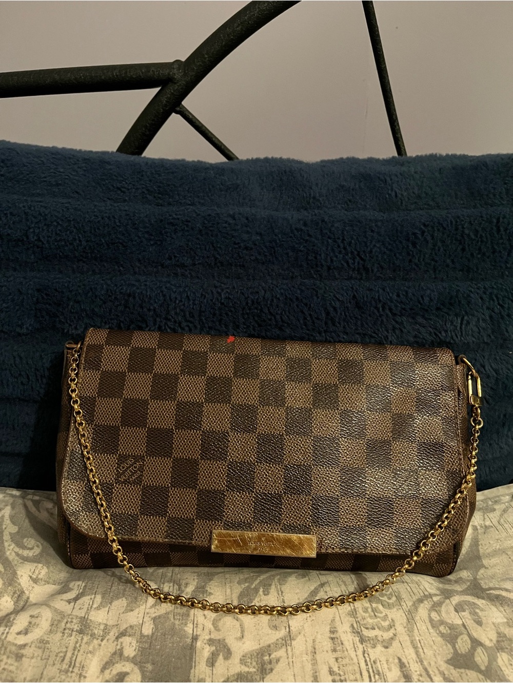 LV Damier Purse